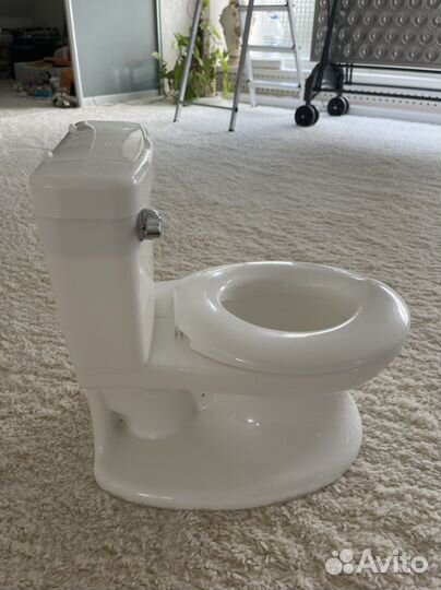 Детский горшок в виде унитаза