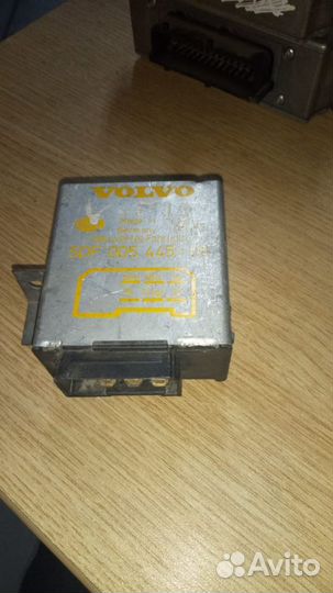 Преобразователь напряжения Volvo 1614268