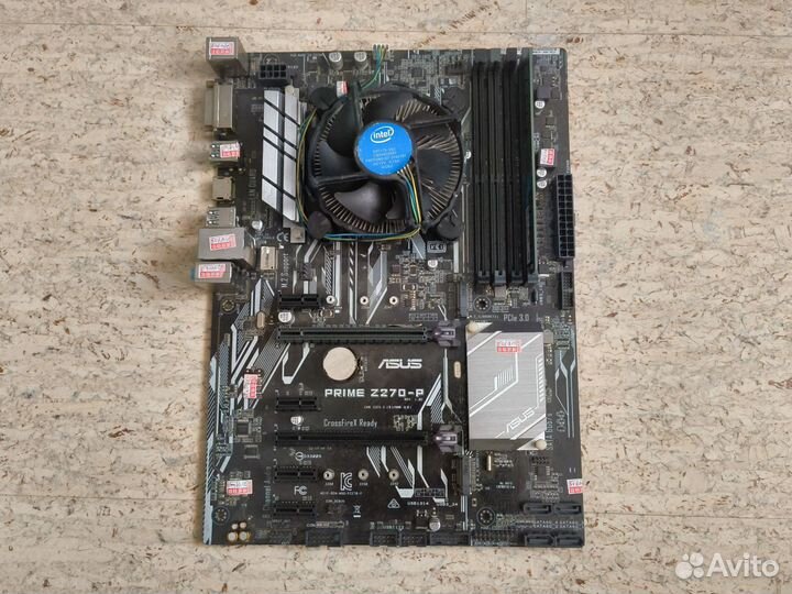 Материнская плата с процессором и памятью