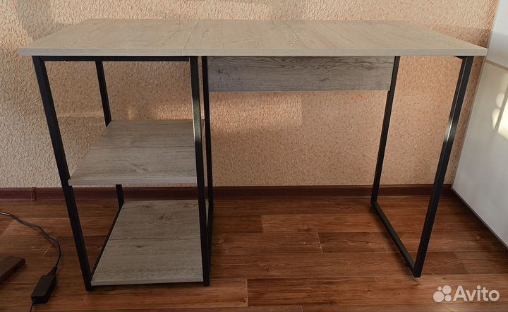 Стол письменный