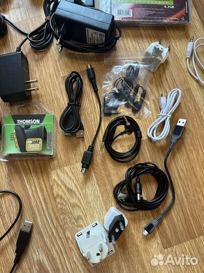 Провода, пульт, диски, адаптеры