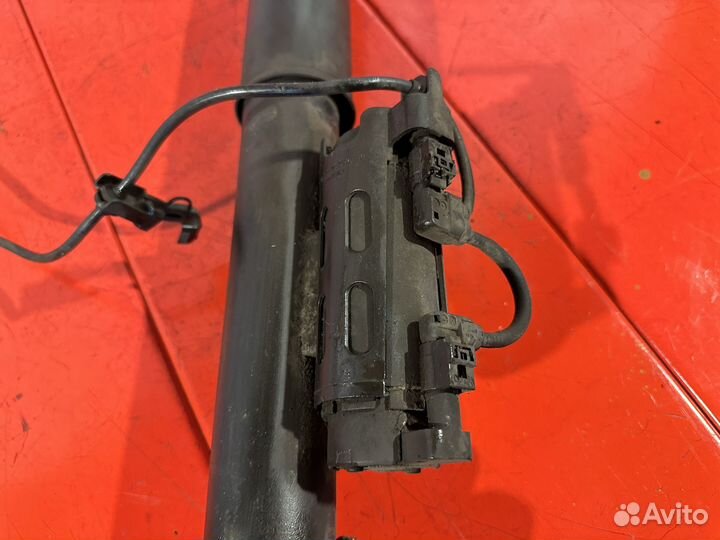 Амортизатор Cтойка зад левая Mercedes W205 C63 AMG