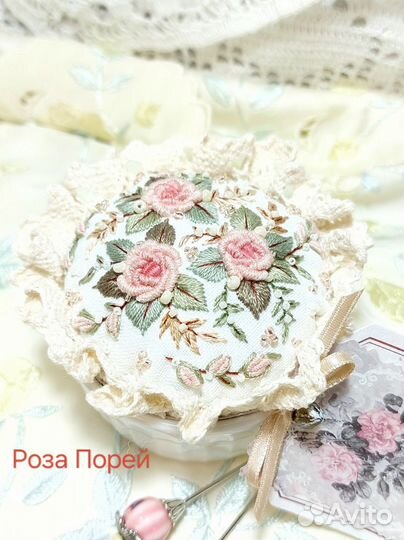 Игольница с ручной вышивкой