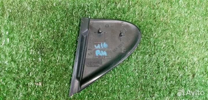 Накладка крыла переднего правого Renault Megane 3