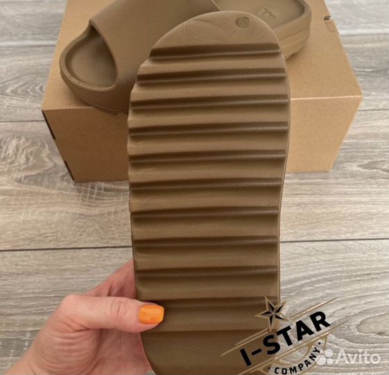 Тапочки Adidas Yeezy Slide 