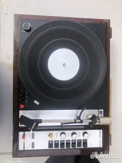 Проигрыватель винила вега-003