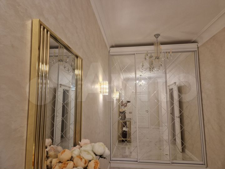 2-к. квартира, 74 м², 4/10 эт.