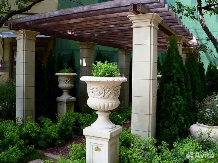 Колонна римская архитектурная входная группа