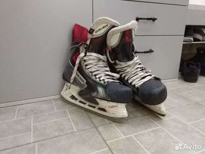 Продам хоккейные коньки