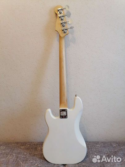 Бас-гитара denn