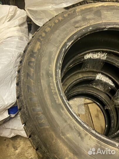Bridgestone Blizzak Revo GZ 215/65 R16 188K
