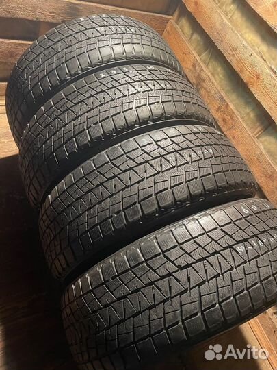 Bridgestone Blizzak DM-V1 235/60 R18