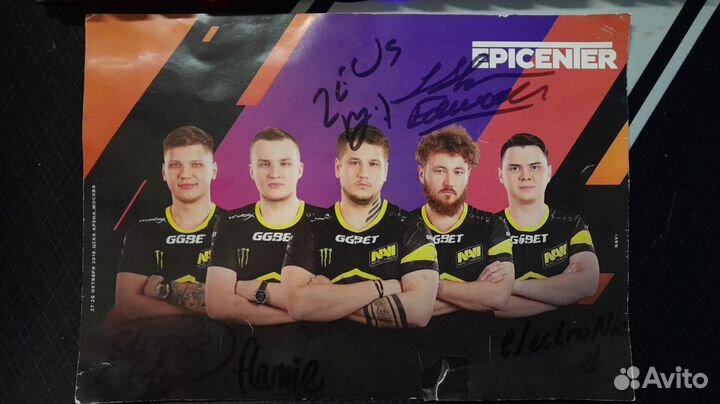 Плакат с автографами команды Natus Vincere CS:GO