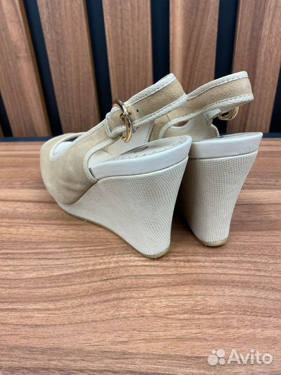 Босоножки женские