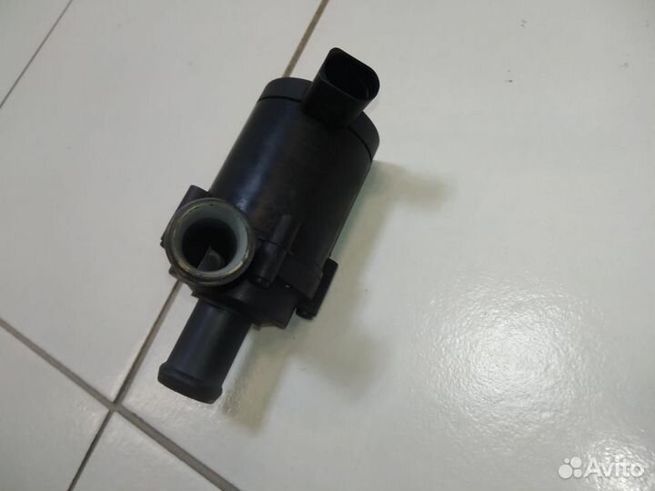 Насос водяной дополнительный Volkswagen Passat CC