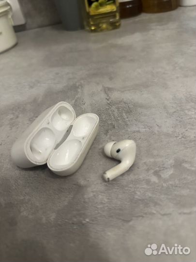 Кейс airpods pro (+правый наушник )