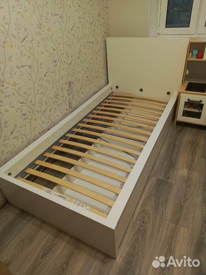 Кровать IKEA Malm 90x200, с ящиками и матрасом