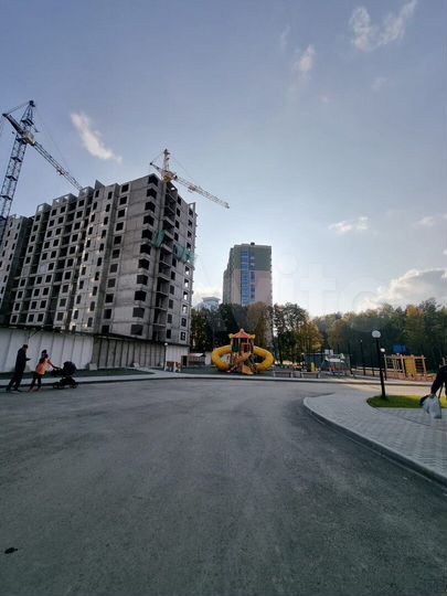 2-к. квартира, 40 м², 1/17 эт.