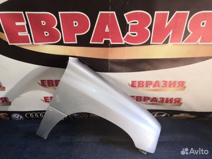 Крыло переднее правое Suzuki Vitara J20A 2000