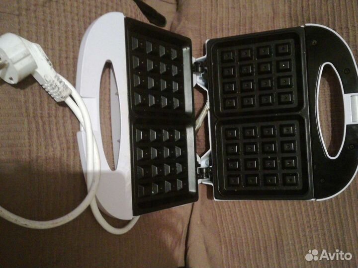 Электрическая вафельница Dexp WM 30