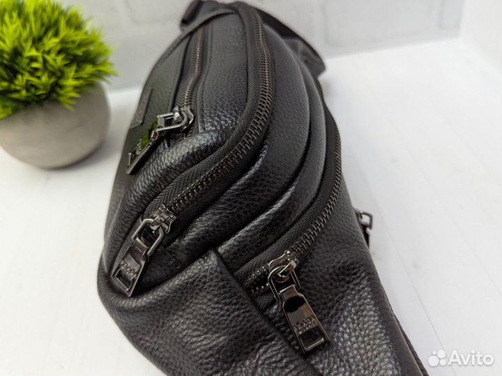 Поясная сумка Prada натуральная кожа