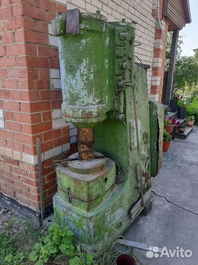 Продам кузнечный молот ма4129