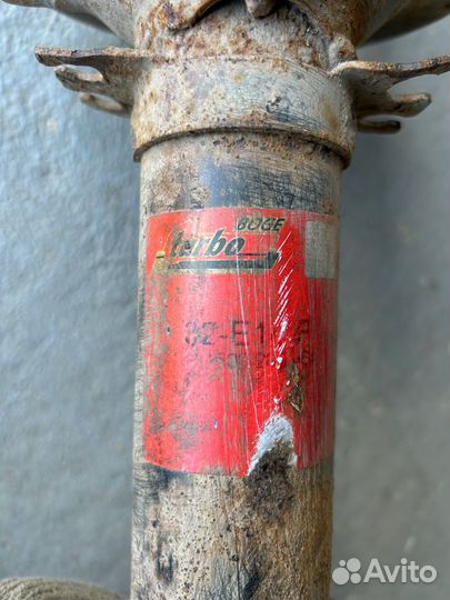 Стойка передняя Volkswagen Bora Golf 4