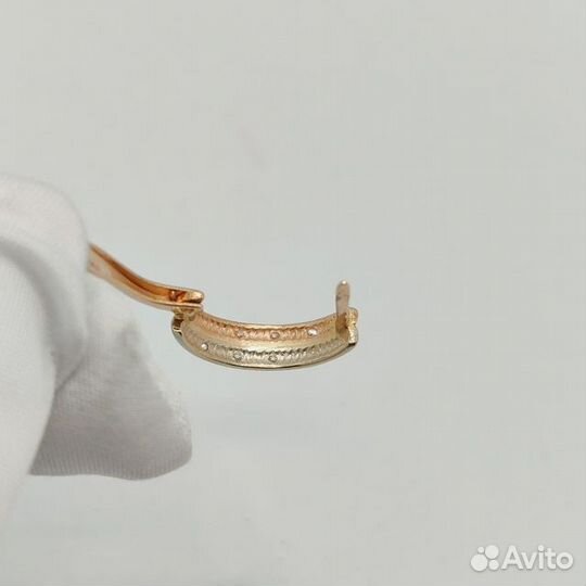 Золотые серьги с камнем