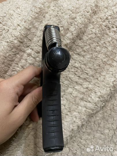 Эспандер кистевой регулируемый