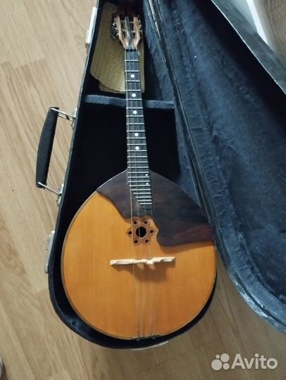 Домра 4 струнная