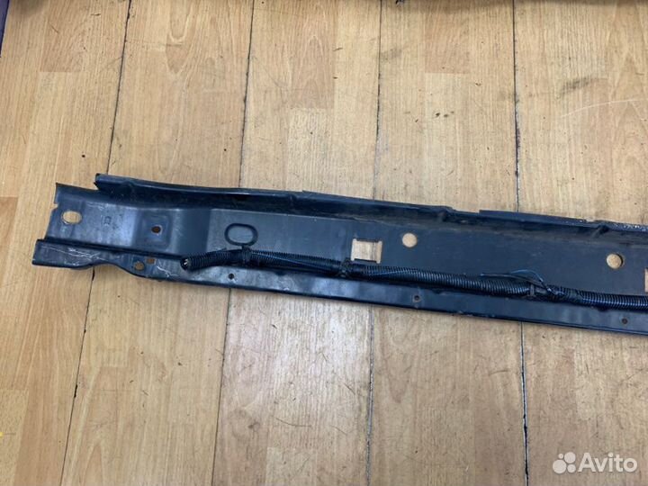 Усилитель бампера передний Opel Zafira A