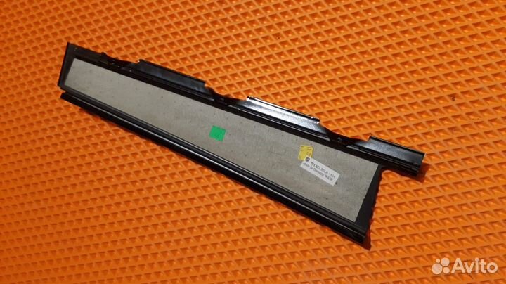 Накладка задней правой двери Porsche Cayenne 958