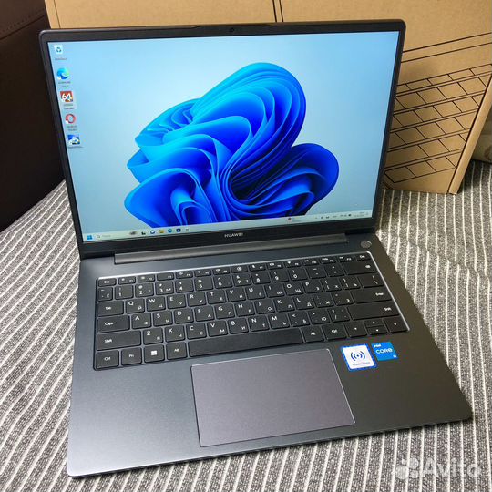 Ноутбук huawei 6 ядер как новый