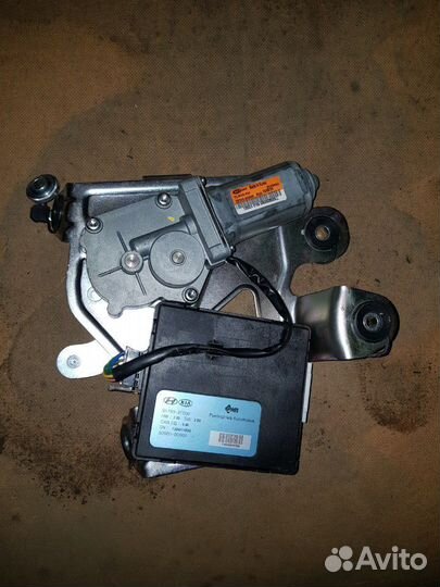 Всборе механизм подъема крышки багажника Quioris