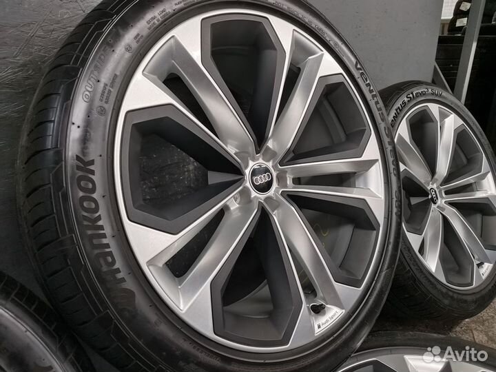 Оригинальные колеса на Audi Q8 / SQ8 R22