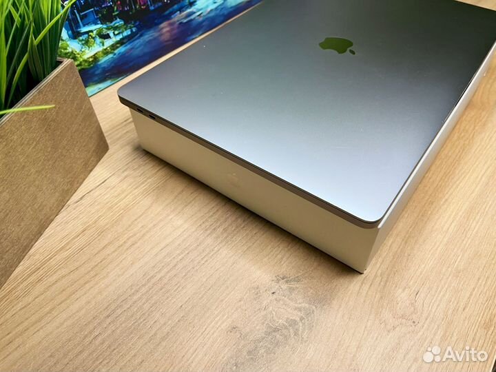 Macbook pro 16 2020 i9 16 1000гб