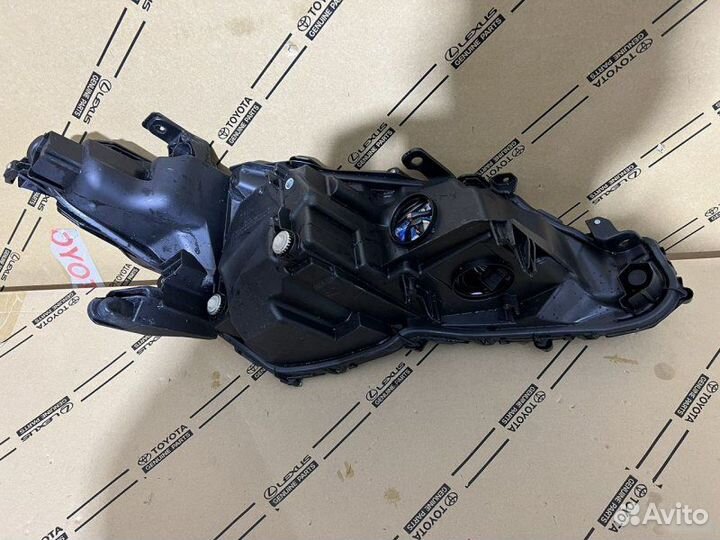 Фара левая Toyota Camry XV70 2020-2023