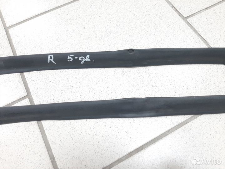 Уплотнительная резинка багажника LC 200 2007-15