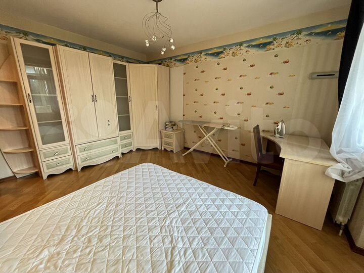 2-к. квартира, 70 м², 3/6 эт.