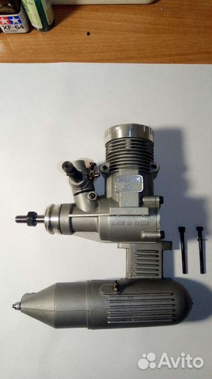 Авиамодельный двигатель