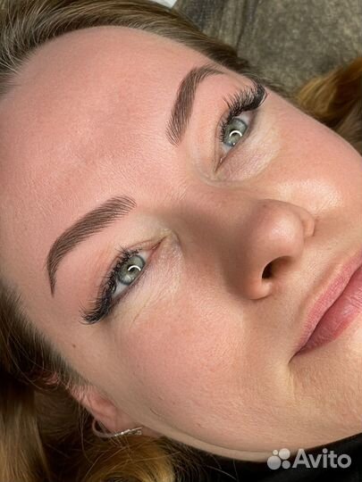 Модель на перманентный макияж бровей