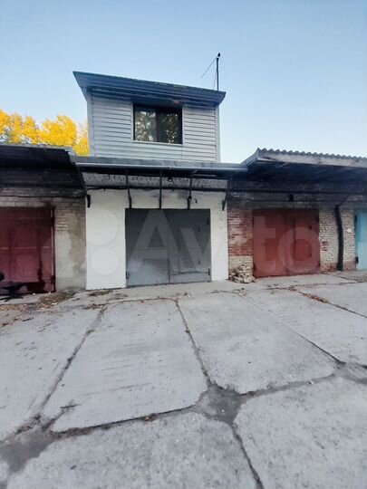 Гараж, > 30 м²