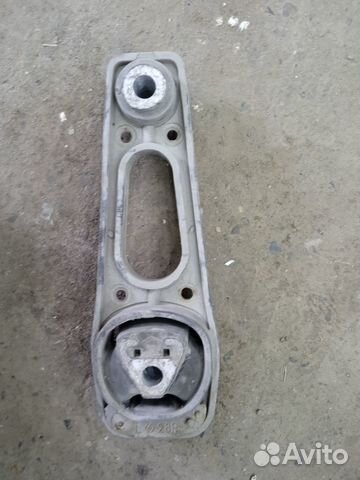 Опора двигателя задняя Renault Duster 1