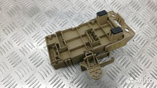 Блок предохранителей subaru tribeca B9 (2BA01M101)