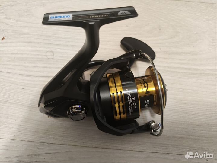 Катушка shimano 4000 Sahara