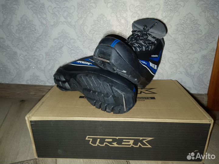 Лыжные ботинки