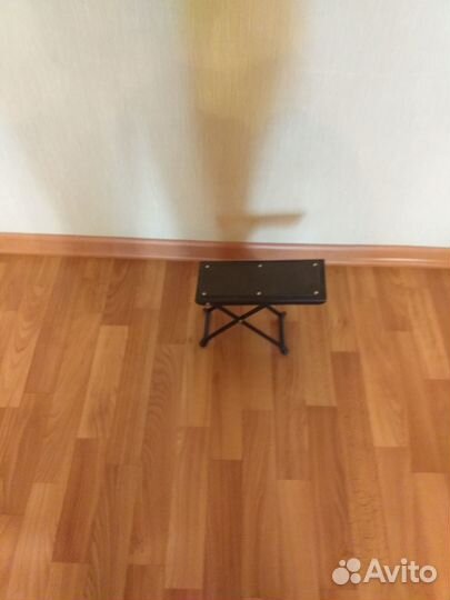 Продается подставка под ногу гитаристу