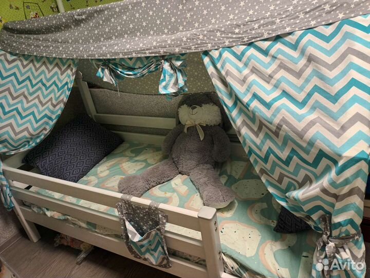 Кровать детская домик