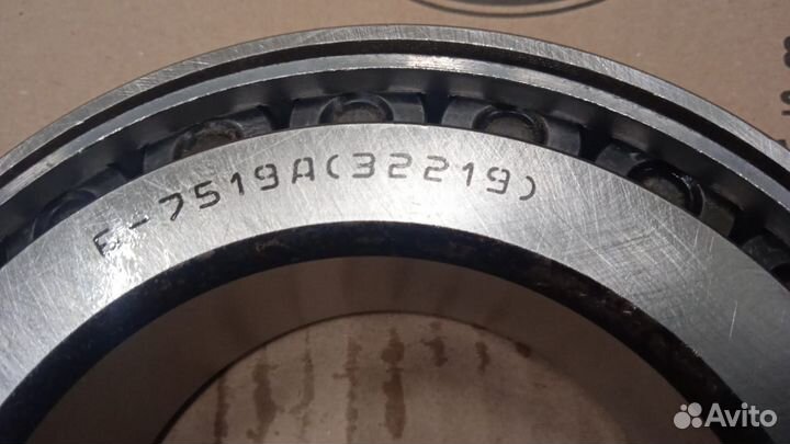 Подшипник 32219