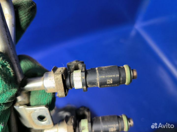 LADA Granta Kalina Топливная рампа с форсунками